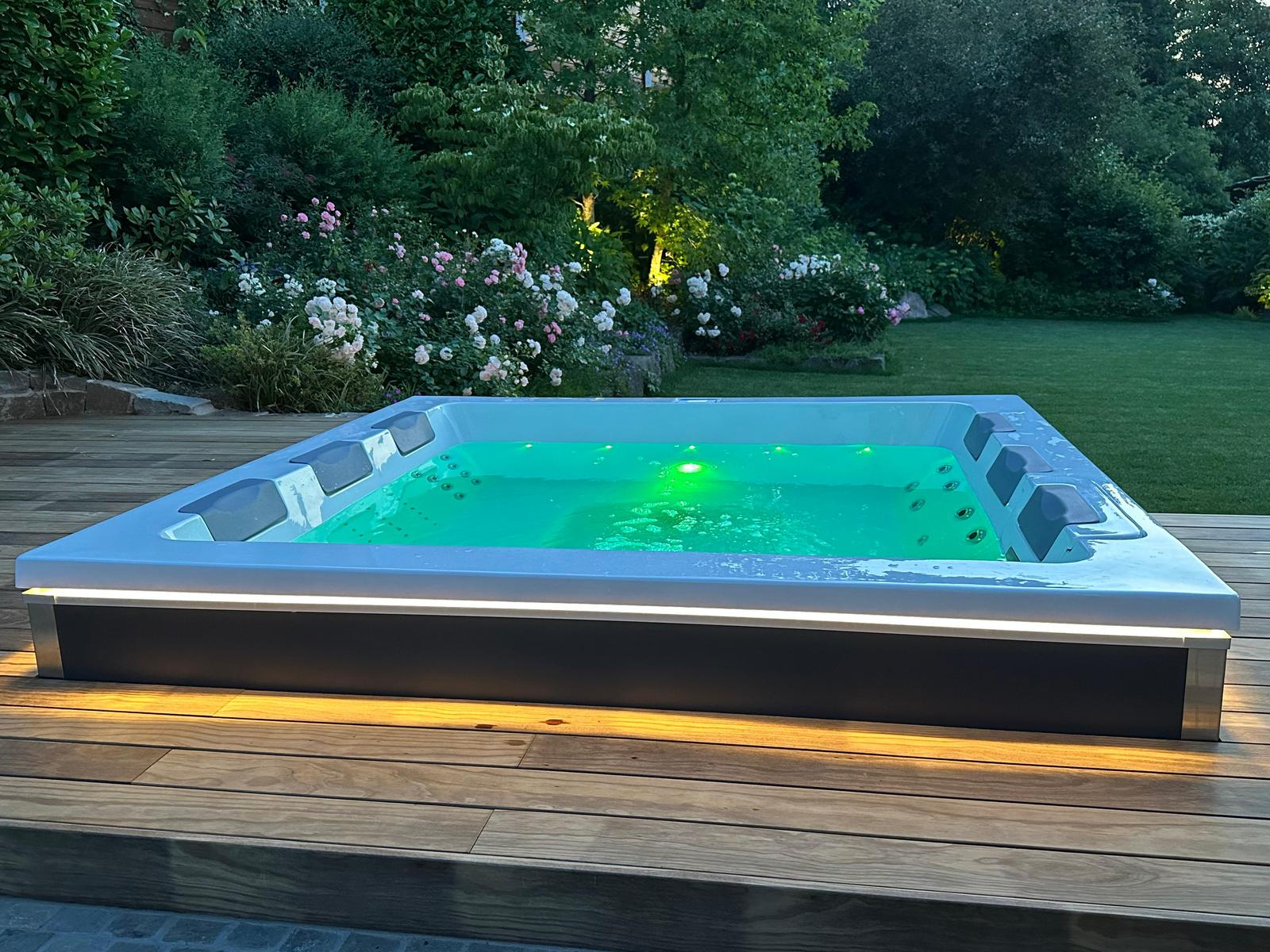 Outdoor_Gartenwhirlpool_6Person_SPA_Looks_Wellness outdoor gartenwhirlpool 6person spa looks wellness